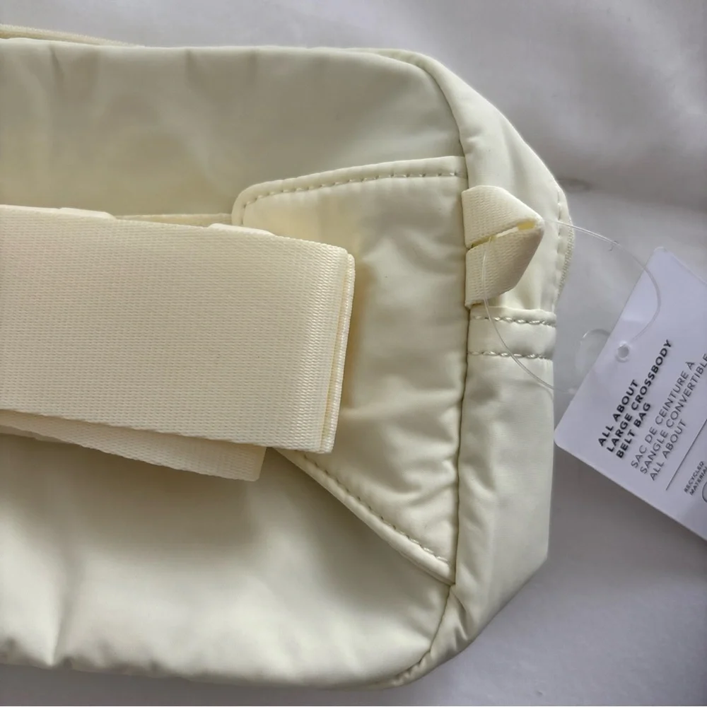NWT Athleta All About Large Crossbody Belt Bag Butter Yellow Fanny pack - Picture 7 of 13